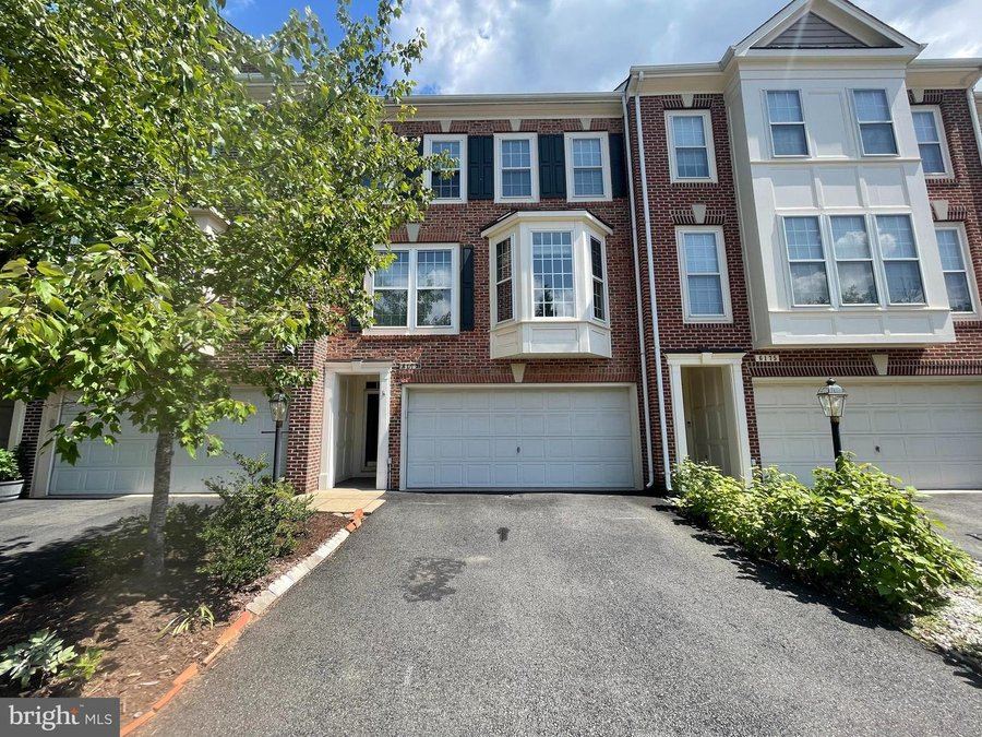 6173 Derring Street, Centreville, VA 20120: Rental listed at $3,200/mo via Realty ONE Group Capital